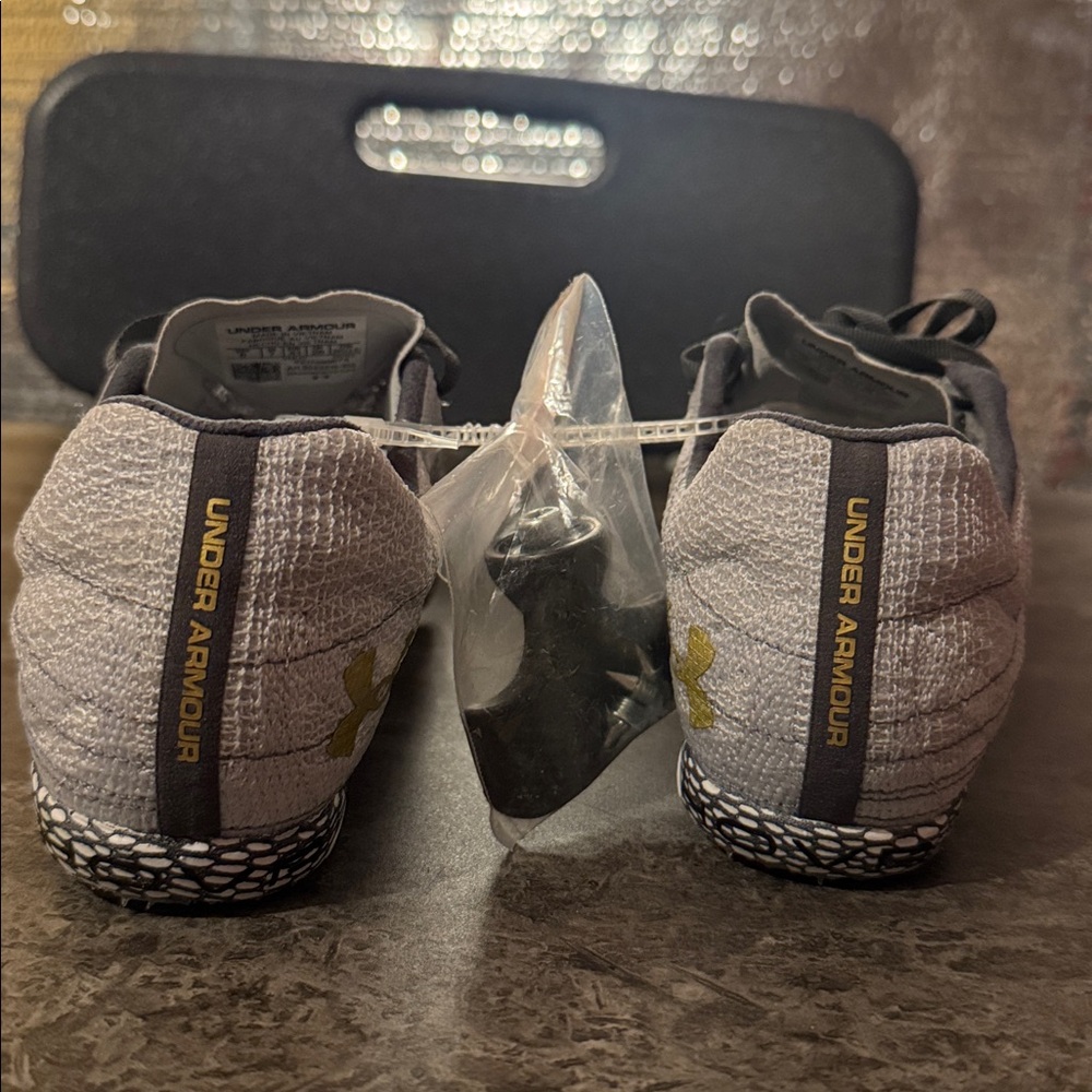 Under Armour HOVR Shakedown Adult Track Spikes. W’s 8 - Picture 7 of 10
